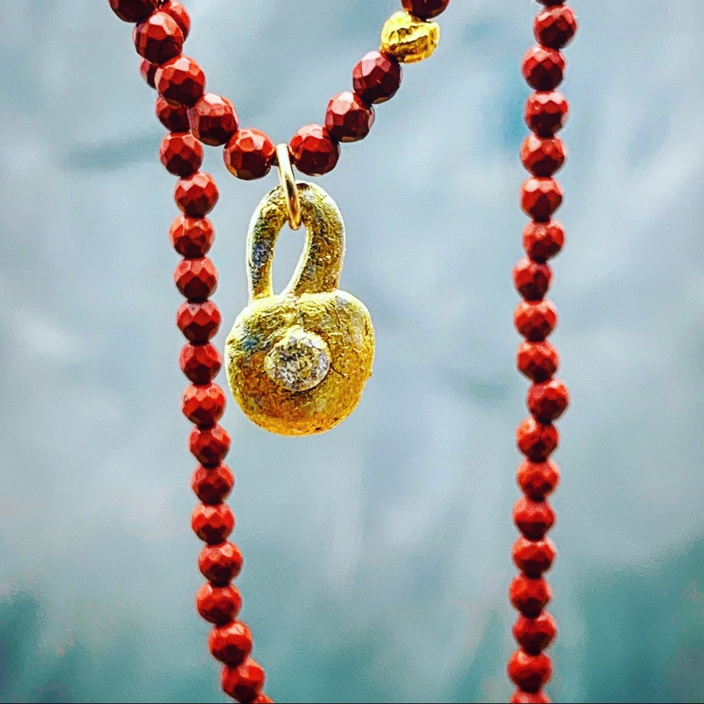 Handmade gold and coral ancient inspired necklace - Picture 2 of 5